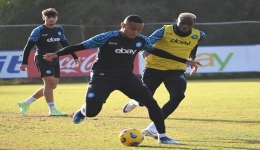 Castel Volturno: domani Roma - Napoli. Palestra per Lindstrom a causa di una lombalgia