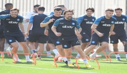 Riyadh: primo giorno di allenamento per il Napoli
