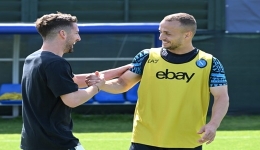 Castel Volturno: c' Mertens, Kvara out per gastroenterite. Personalizzato per Olivera