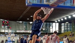 Il Napoli Basket batte Venezia e va in finale al torneo Lovari