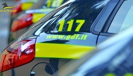 Napoli: lotta alla contraffazione, la GdF sequestra 15.000 articoli