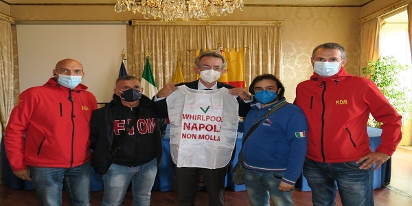 Napoli: il Sindaco incontra i lavoratori della Whirpool e i sindacati 