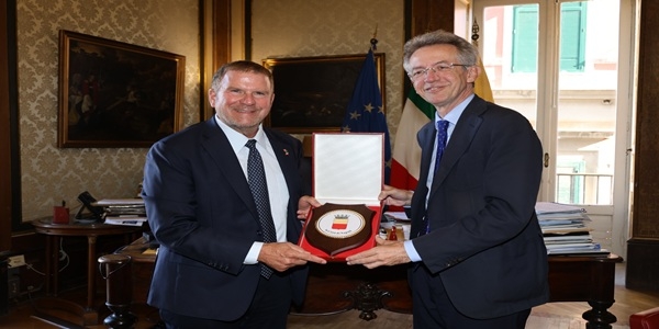 Napoli: Il sindaco Manfredi riceve l'Ambasciatore USA