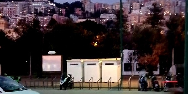 Napoli: installati bagni pubblici mobili, rimarranno attivi fino all’8 gennaio
