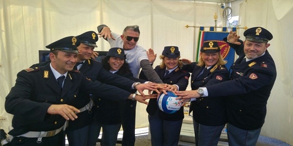 Napoli: gioca volley, in sicurezza. Partita la campagna per la sicurezza ferroviaria.