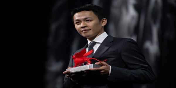 Festival di Venezia: il film 'Love is a Gun' vince il premio Luigi De Laurentis