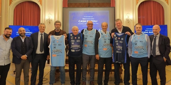 SUPERCOPPA FRECCIAROSSA: CASA NAPOLI, PRESENTATE LE MAGLIE UFFICIALI DEL NAPOLI BASKET 