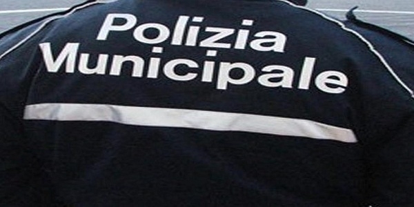 Operazione Stalli Liberi e Viabilità Sicura della Polizia Locale di Napoli.