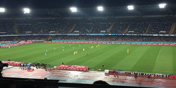 Napoli, notte da 'campioni'. Azzurri in Champions, Higuain record, tifosi in delirio