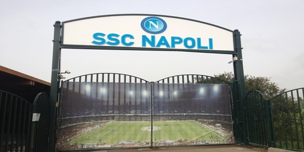 Napoli: difesa da rifondare, il ritardo sul mercato è preoccupante