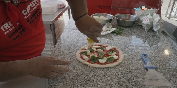 Dal 17 al 25 giugno, sul lungomare, la nuova edizione del 'Napoli Pizza Village'